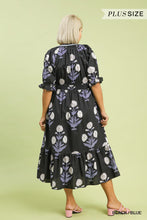 Load image into Gallery viewer, Umgee -Plus Floral Smocked Midi Dress