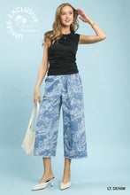 Load image into Gallery viewer, Umgee Stone Wash Floral Print Denim Cropped Pant