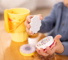 Load image into Gallery viewer, Melissa & Doug Play to Go Cake & Cookies Play Set