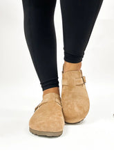 Load image into Gallery viewer, Corkys - One For The Books - Camel