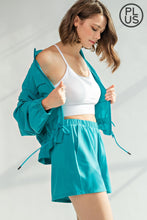 Load image into Gallery viewer, PLUS SIZE CRINKLE WOVEN CROPPED JACKET BY RAE MODE
