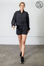 Load image into Gallery viewer, PLUS SIZE CRINKLE WOVEN CROPPED JACKET BY RAE MODE
