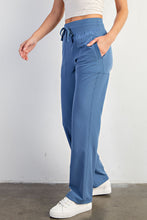 Load image into Gallery viewer, OXFORD ST WOVEN DANCE STUDIO MID RISE FULL LENGTH PANTS BY RAE MODE
