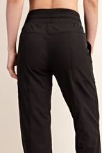 Load image into Gallery viewer, OXFORD ST WOVEN DANCE STUDIO MID RISE FULL LENGTH PANTS BY RAE MODE
