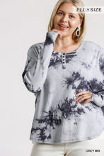 Load image into Gallery viewer, Umgee Plus Size Tie Dye Round Hem Top
