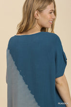 Load image into Gallery viewer, Umgee Linen Blend Peacock (Blues) Dip Dyed Short Sleeve Top
