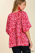 Load image into Gallery viewer, Umgee Pink Mix Puff Sleeve Blouse
