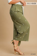 Load image into Gallery viewer, Umgee Embroidered Bow Linen Pull-On Pants-Lt. Olive
