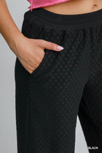 Load image into Gallery viewer, Umgee Black Textured Knit Pant
