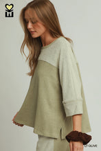 Load image into Gallery viewer, Umgee French Terry Contrast Pullover - Lt Olive
