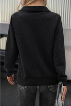 Load image into Gallery viewer, Solid Half Zipper Quilted Pullover Sweatshirt--Black
