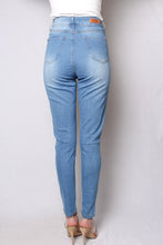 Load image into Gallery viewer, Women&#39;s High Waist Light Wash Skinny Jeans
