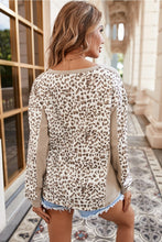 Load image into Gallery viewer, Leopard Print Crew Neck Long Sleeve Top
