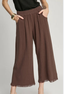 Umgee Linen Blend-Wide Leg Pant with Elastic Waist, Pockets, and Frayed Hem