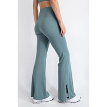 Load image into Gallery viewer, Rae Mode V WAIST FLARED YOGA PANTS WITH POCKETS
