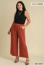 Load image into Gallery viewer, Umgee Linen Blend-Wide Leg Pant with Elastic Waist, Pockets, and Frayed Hem
