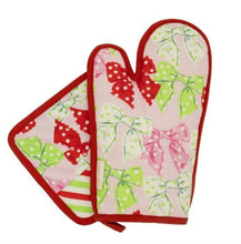 Load image into Gallery viewer, Simply Southern Holiday Oven Mitt and Potholder Set
