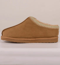 Load image into Gallery viewer, Simply Southern Slippers
