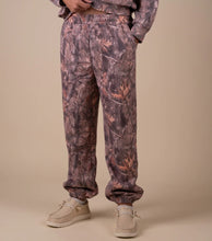 Load image into Gallery viewer, Simply Southern
Men&#39;s Camo Sweatpants
