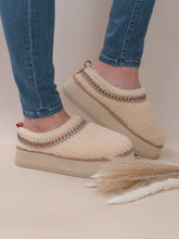 Load image into Gallery viewer, Simply Southern Platform Slipper Shoe
