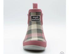 Load image into Gallery viewer, Simply Southern Rain Bootie Buffalo Grey/Pink
